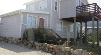Charming neat low maintainence double storey home close to Silversands Beach