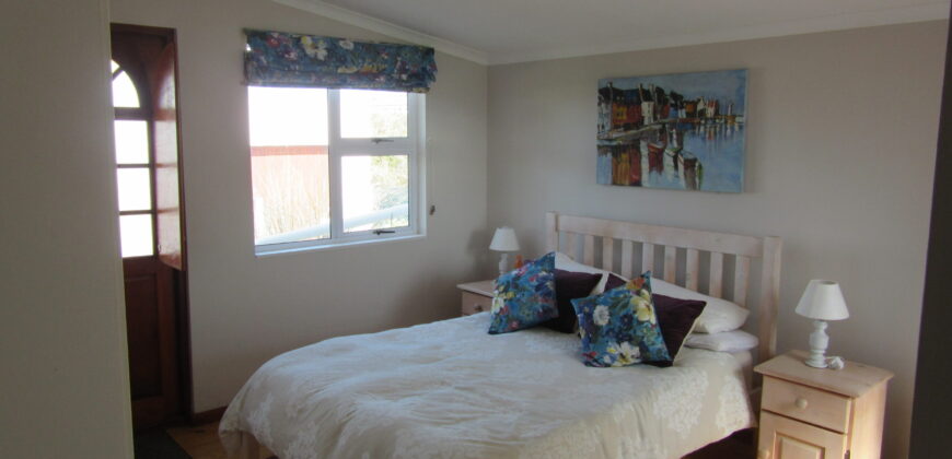 Charming neat low maintainence double storey home close to Silversands Beach