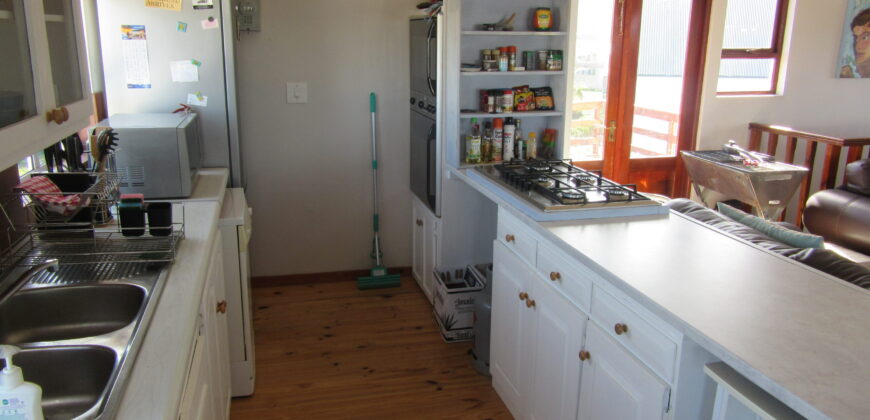 Charming neat low maintainence double storey home close to Silversands Beach