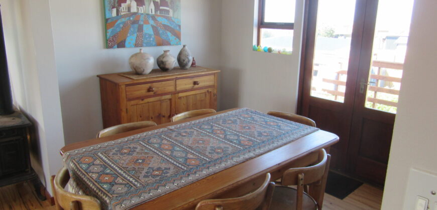 Charming neat low maintainence double storey home close to Silversands Beach