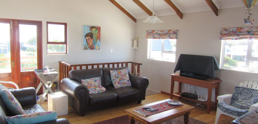 Charming neat low maintainence double storey home close to Silversands Beach