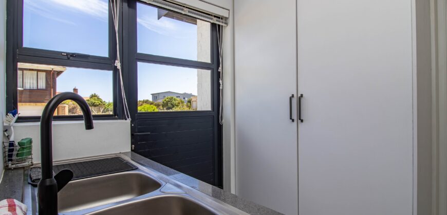 JOINT MANDATE – Immaculate modern spacious home in quiet side street close to swimming beach