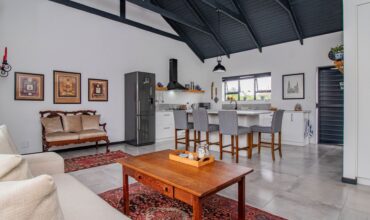 Exclusive Mandate – Classic Cape Cottage In the seaside village of Betty’s Bay