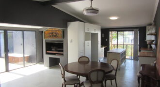 Easy living cosy home in quiet side road near to Grootwitvlei ( natural lake )