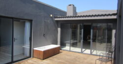 Easy living cosy home in quiet side road near to Grootwitvlei ( natural lake )
